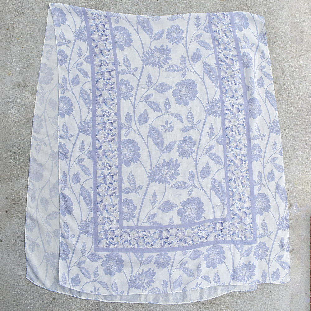 Écharpe en modal à fleurs bleues