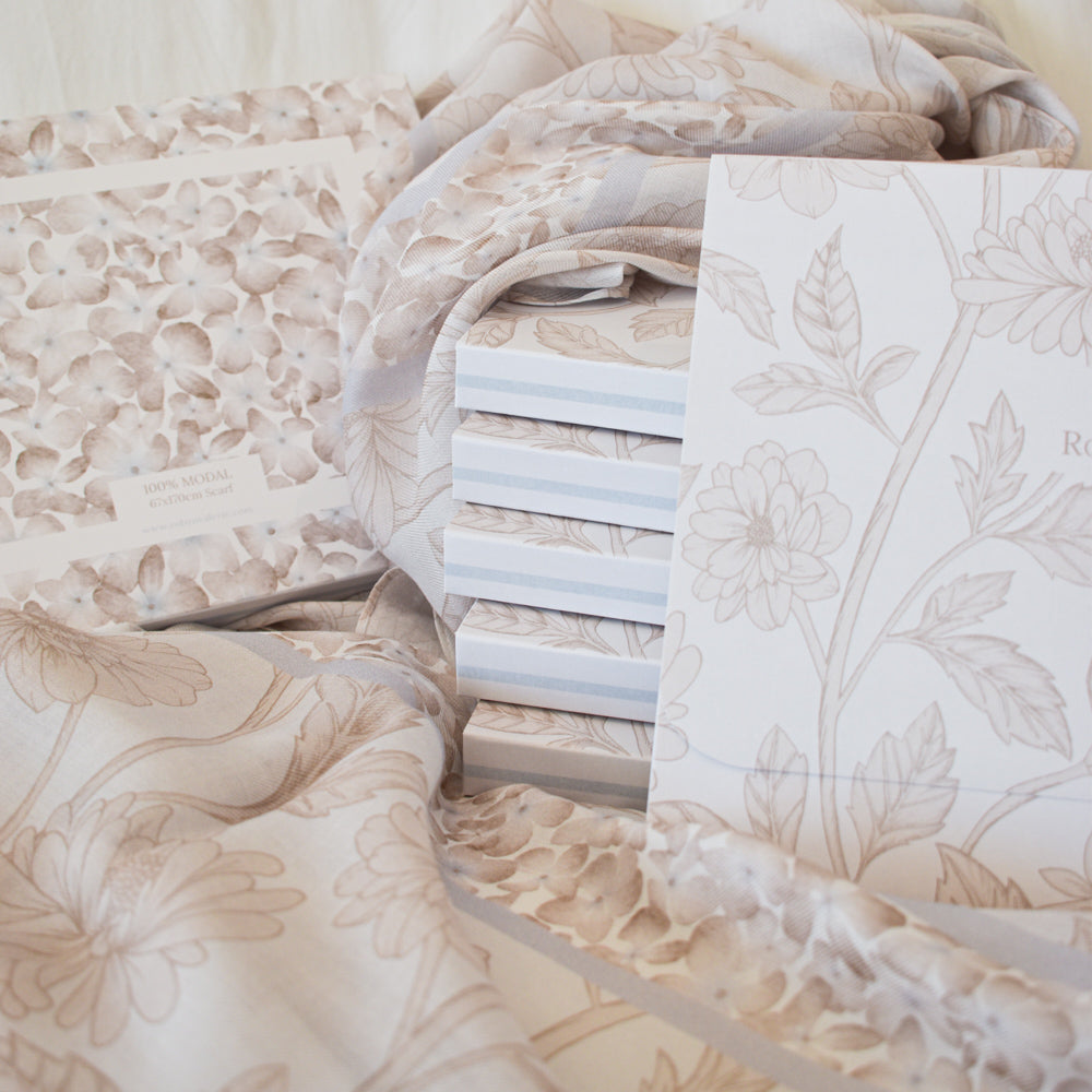 Foulard en modal fleuri beige