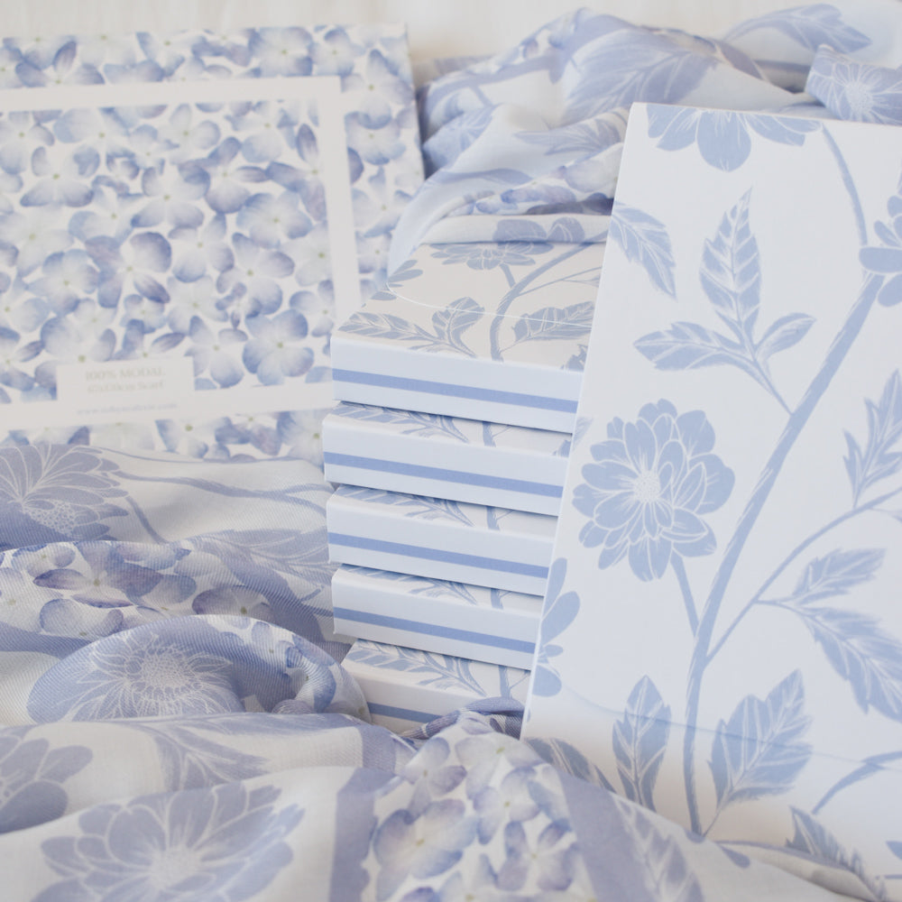 Écharpe en modal à fleurs bleues