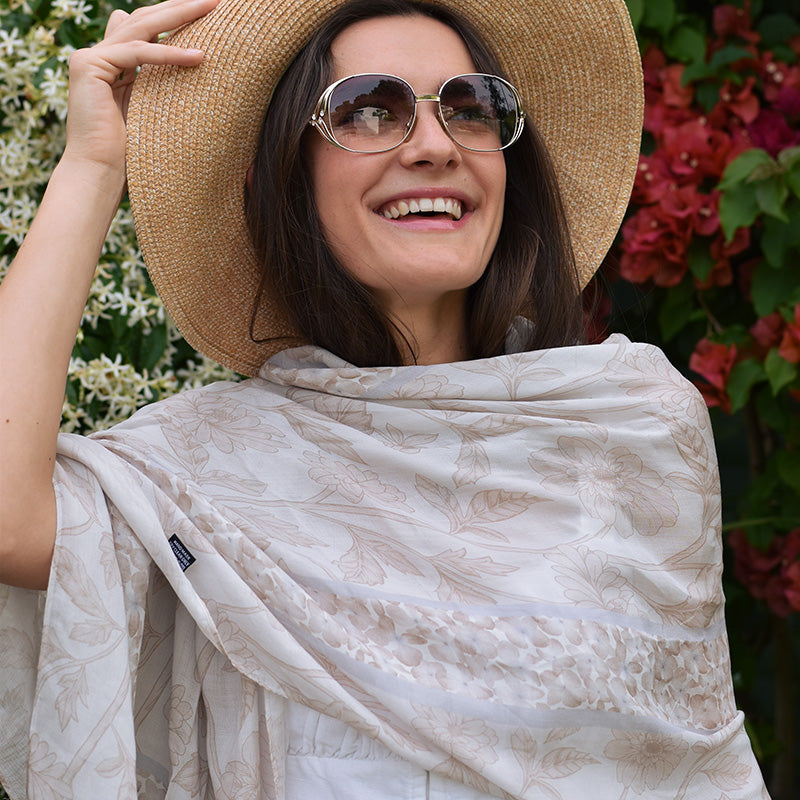 Foulard en modal fleuri beige